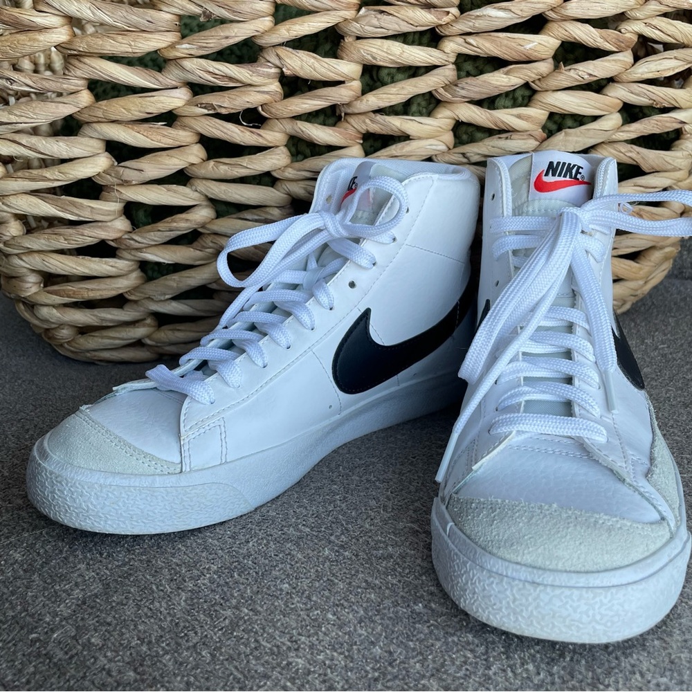 Nike Blazer Mid '77 Hightops Youth Size 7 EUC White/Black - Picture 14 of 15